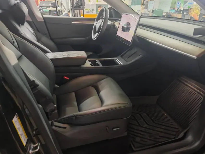 2022 Tesla Model Y BEV 60KWH,autocango,china used car exporter,china ev exporter,chinese used car exporter,chinese used ev exporter