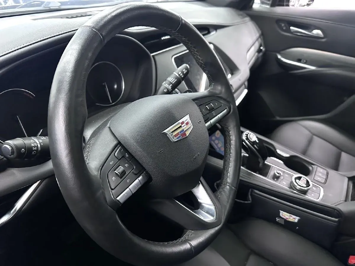 2021 Cadillac XT4 2.0T 237HP L4 9AT,autocango,china used car exporter,china ev exporter,chinese used car exporter,chinese used ev exporter