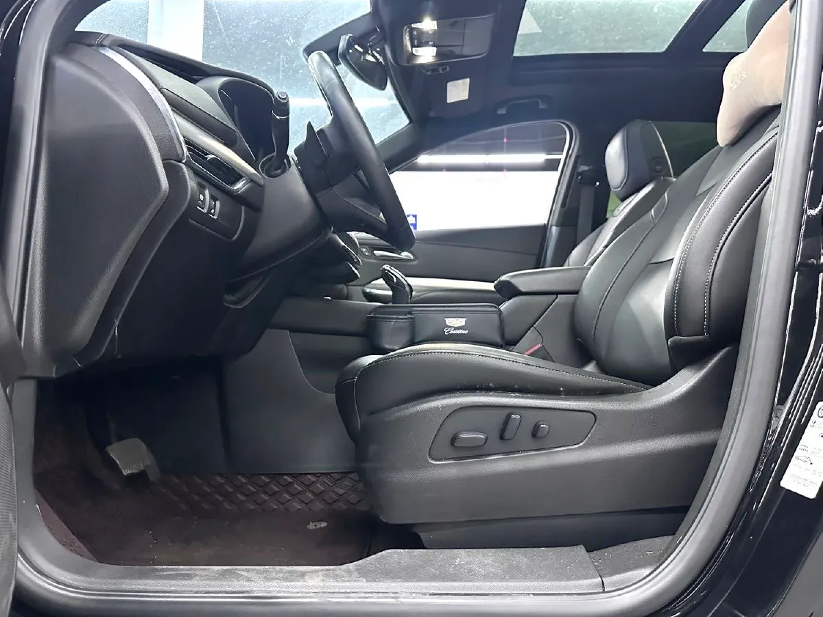 2021 Cadillac XT4 2.0T 237HP L4 9AT,autocango,china used car exporter,china ev exporter,chinese used car exporter,chinese used ev exporter