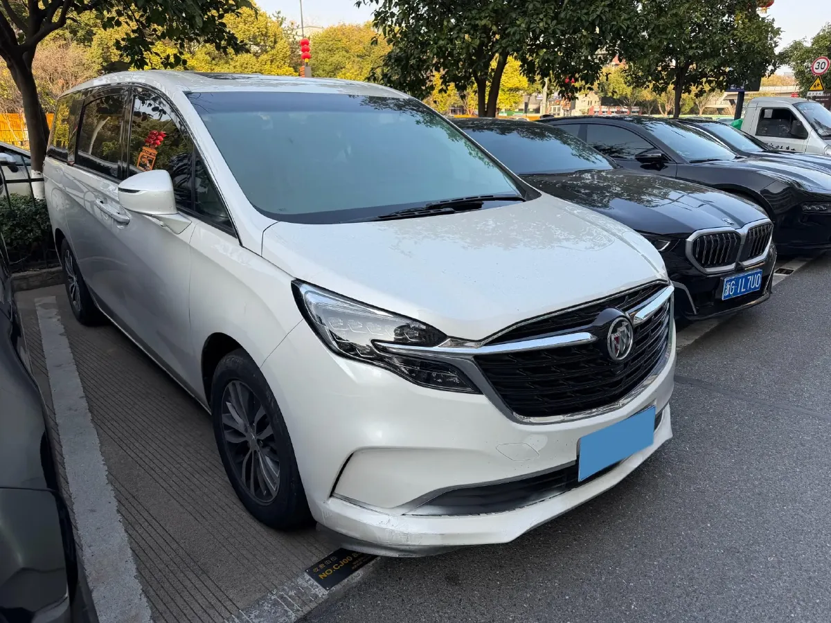 2022 Buick GL8 2.0T 237HP L4 9AT,autocango,china used car exporter,china ev exporter,chinese used car exporter,chinese used ev exporter