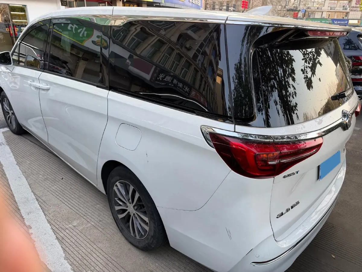 2022 Buick GL8 2.0T 237HP L4 9AT,autocango,china used car exporter,china ev exporter,chinese used car exporter,chinese used ev exporter