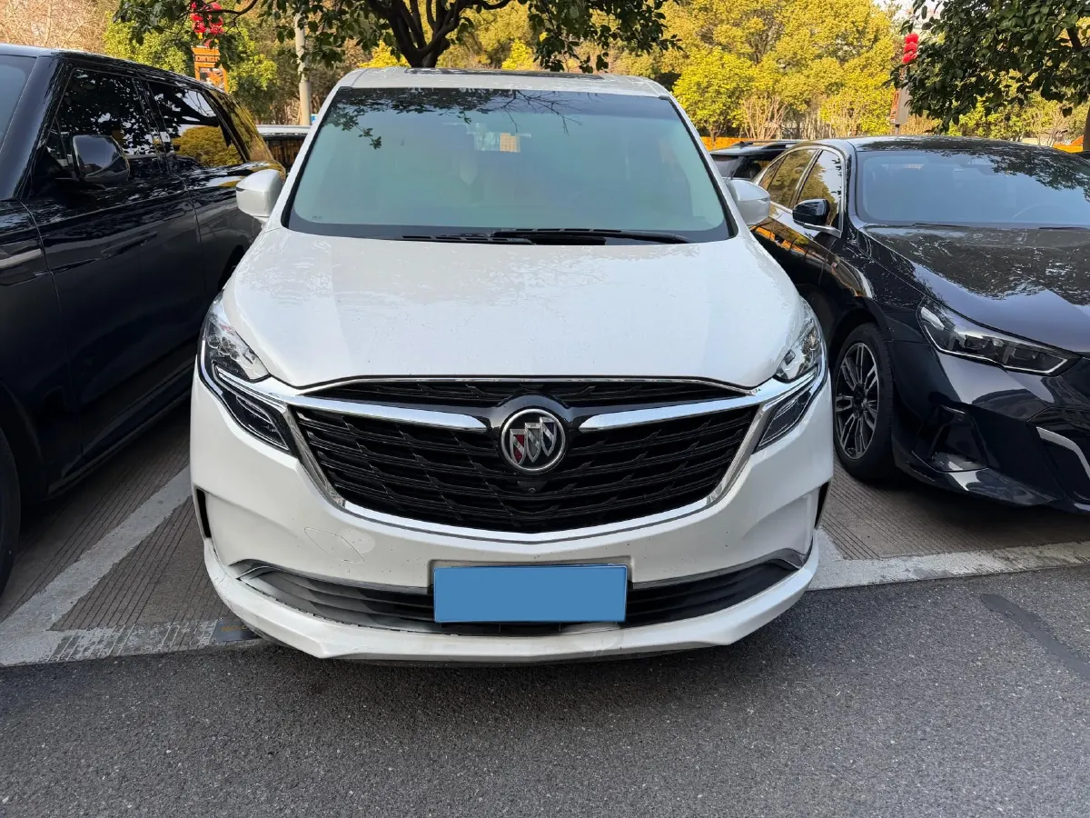 2022 Buick GL8 2.0T 237HP L4 9AT,autocango,china used car exporter,china ev exporter,chinese used car exporter,chinese used ev exporter