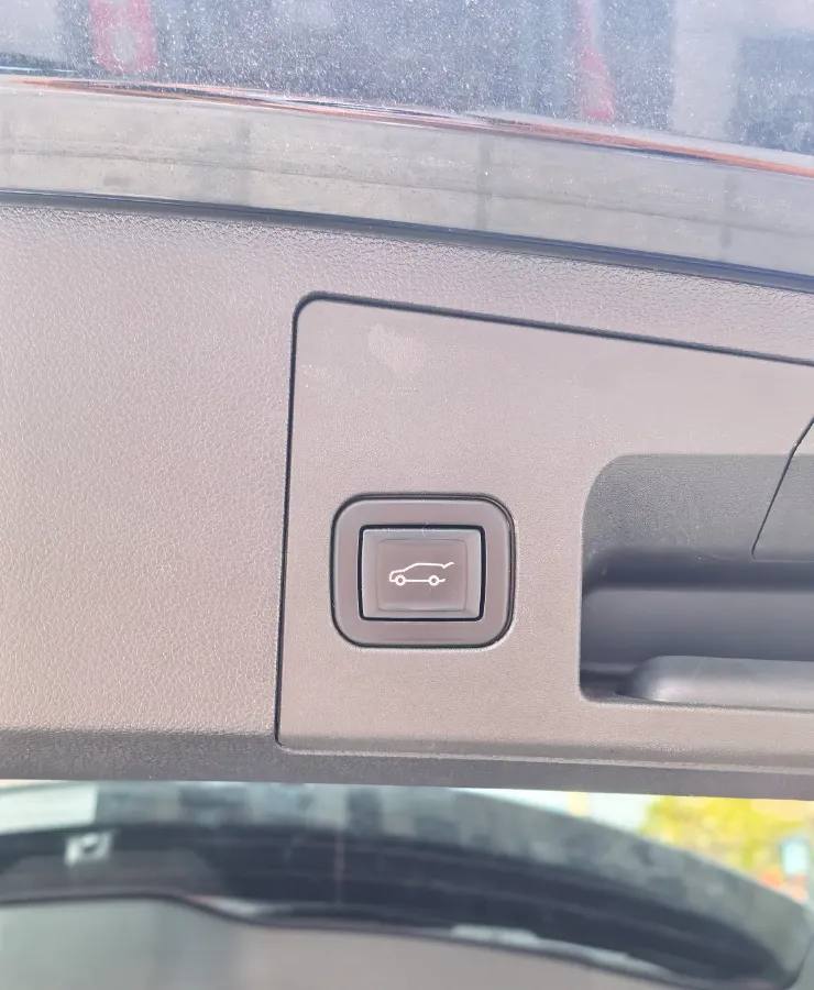 2022 Cadillac XT4 2.0T 237HP L4 9AT,autocango,china used car exporter,china ev exporter,chinese used car exporter,chinese used ev exporter