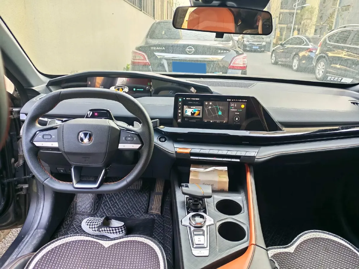 2022 ChangAn UNI-V 1.5T 188HP L4 7DCT,autocango,china used car exporter,china ev exporter,chinese used car exporter,chinese used ev exporter