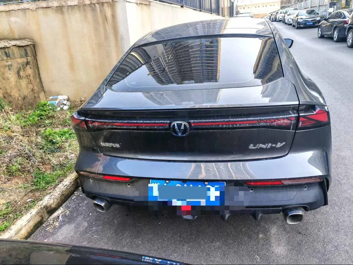 2022 ChangAn UNI-V 1.5T 188HP L4 7DCT,autocango,china used car exporter,china ev exporter,chinese used car exporter,chinese used ev exporter