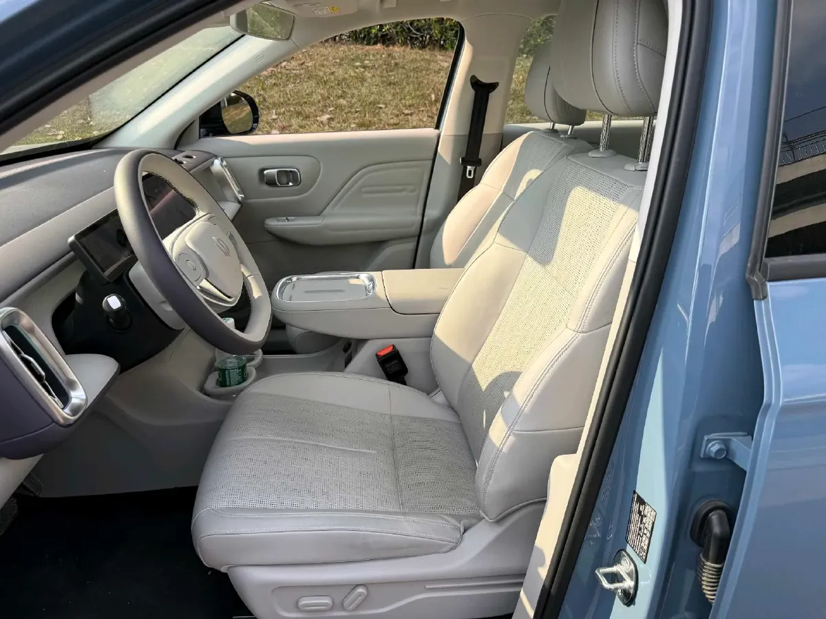 2025 Leapmotor B10 BEV 67.1KWH,autocango,china used car exporter,china ev exporter,chinese used car exporter,chinese used ev exporter