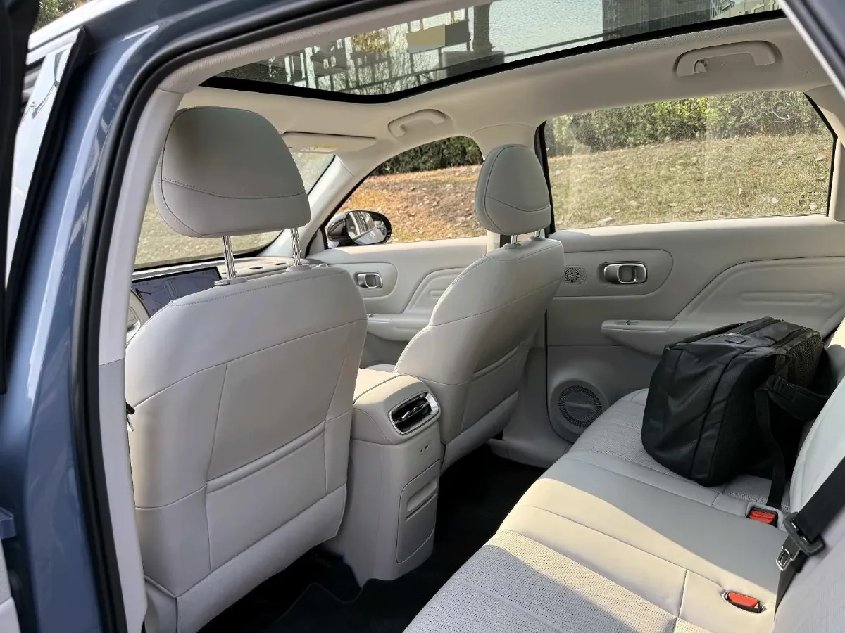 2025 Leapmotor B10 BEV 67.1KWH,autocango,china used car exporter,china ev exporter,chinese used car exporter,chinese used ev exporter