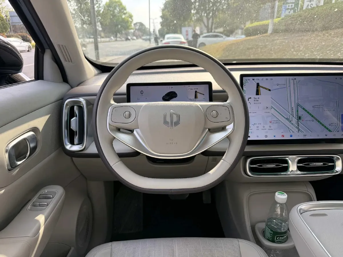 2025 Leapmotor B10 BEV 67.1KWH,autocango,china used car exporter,china ev exporter,chinese used car exporter,chinese used ev exporter