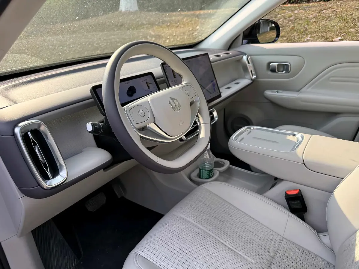 2025 Leapmotor B10 BEV 67.1KWH,autocango,china used car exporter,china ev exporter,chinese used car exporter,chinese used ev exporter