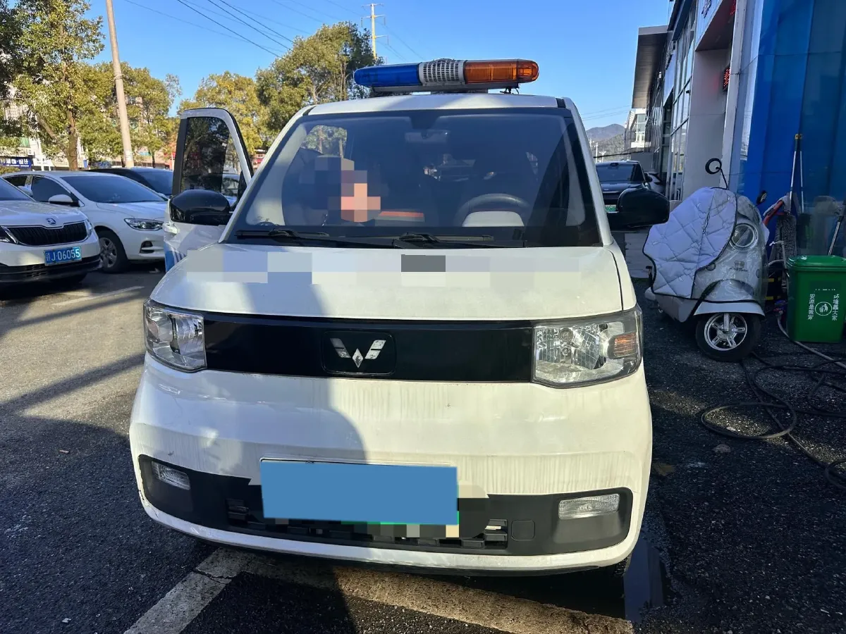 2022 LingBox uni BEV 11.52KWH,autocango,china used car exporter,china ev exporter,chinese used car exporter,chinese used ev exporter