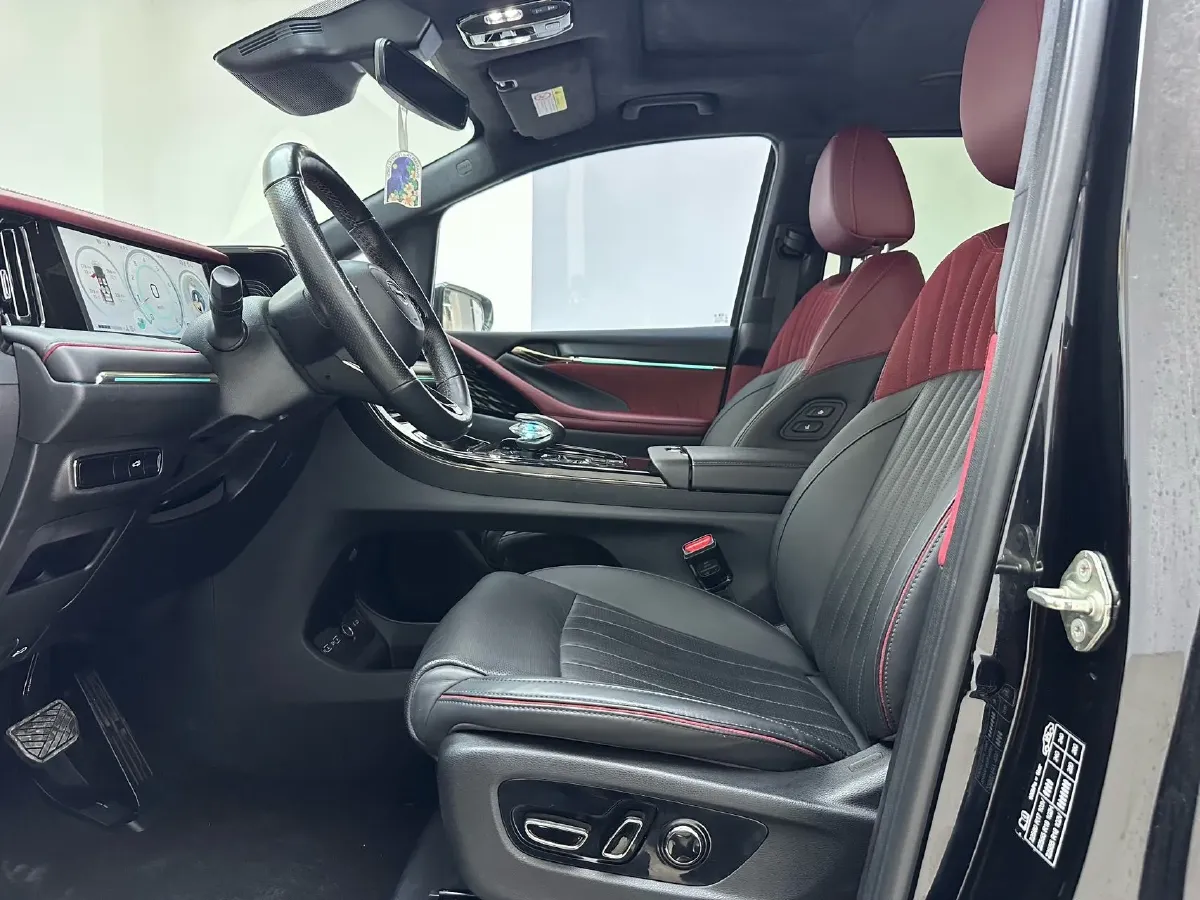 2023 GAC Trumpchi M8 2.0T 252HP L4 8AT,autocango,china used car exporter,china ev exporter,chinese used car exporter,chinese used ev exporter