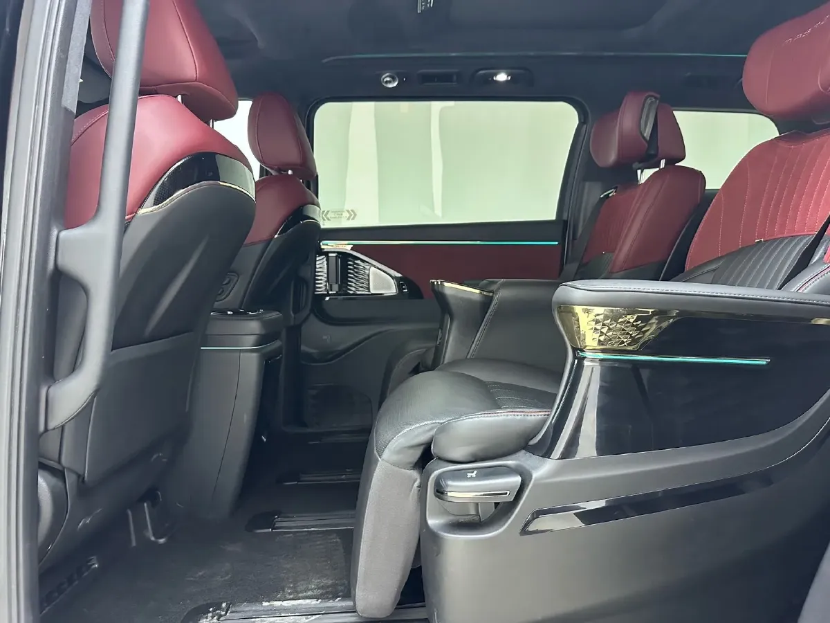 2023 GAC Trumpchi M8 2.0T 252HP L4 8AT,autocango,china used car exporter,china ev exporter,chinese used car exporter,chinese used ev exporter