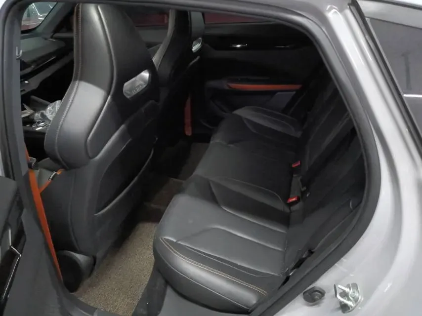 2023 ChangAn UNI-V 2.0T 233HP L4 8AT,autocango,china used car exporter,china ev exporter,chinese used car exporter,chinese used ev exporter