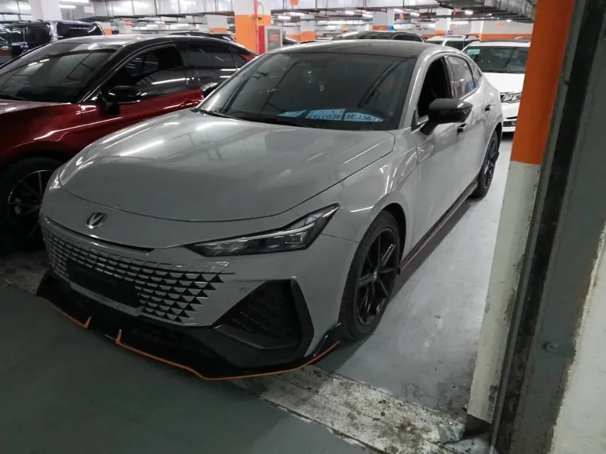2023 ChangAn UNI-V 2.0T 233HP L4 8AT,autocango,china used car exporter,china ev exporter,chinese used car exporter,chinese used ev exporter
