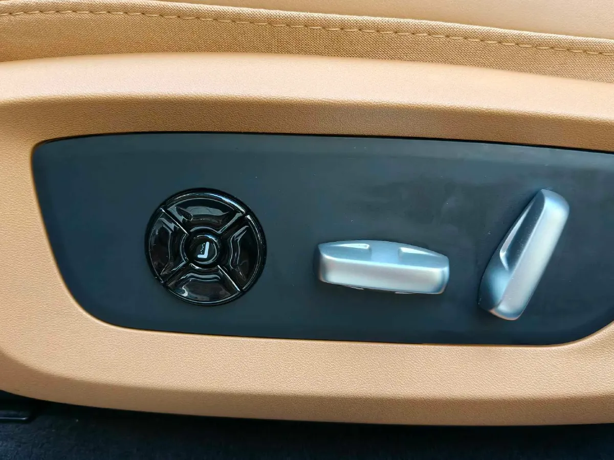 2021 Li ONE Range Extended 131HP REEV 40.5KWH,autocango,china used car exporter,china ev exporter,chinese used car exporter,chinese used ev exporter