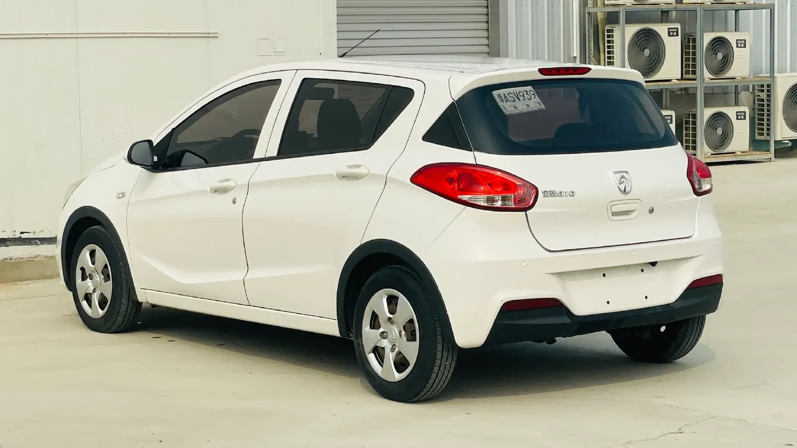 2016 BaoJun 310 1.2L 82HP L4 5MT,autocango,china used car exporter,china ev exporter,chinese used car exporter,chinese used ev exporter