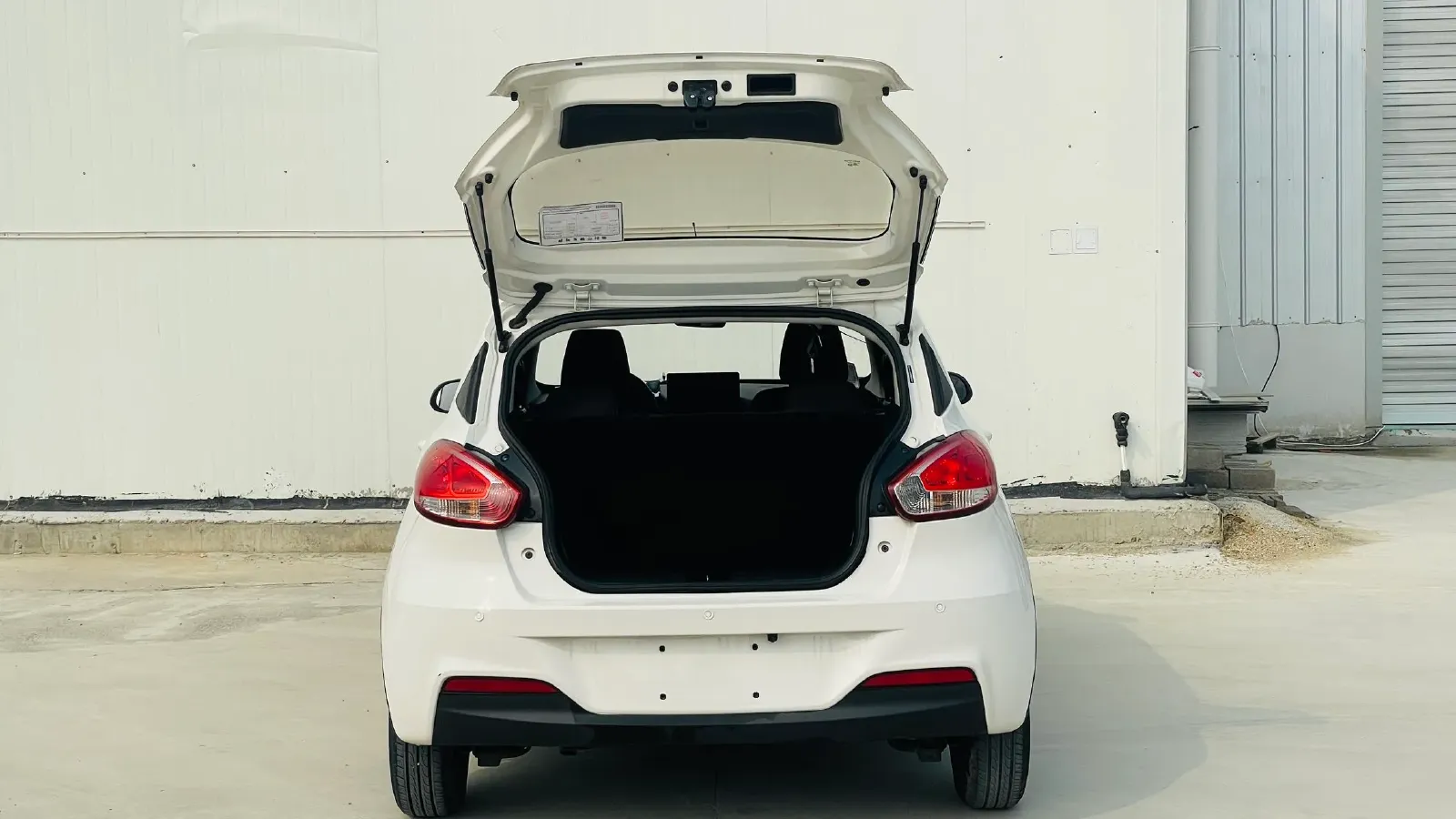 2016 BaoJun 310 1.2L 82HP L4 5MT,autocango,china used car exporter,china ev exporter,chinese used car exporter,chinese used ev exporter