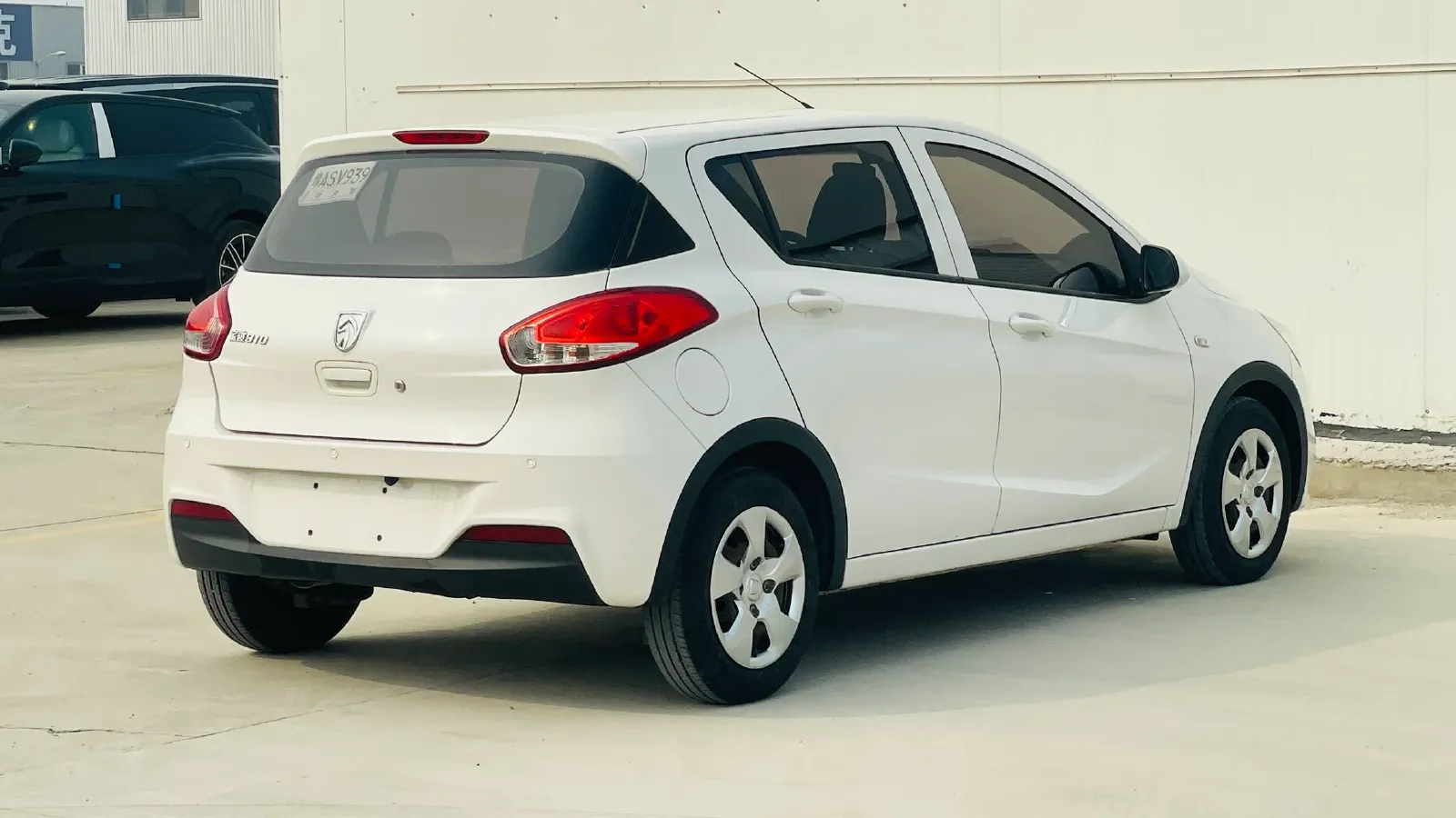 2016 BaoJun 310 1.2L 82HP L4 5MT,autocango,china used car exporter,china ev exporter,chinese used car exporter,chinese used ev exporter