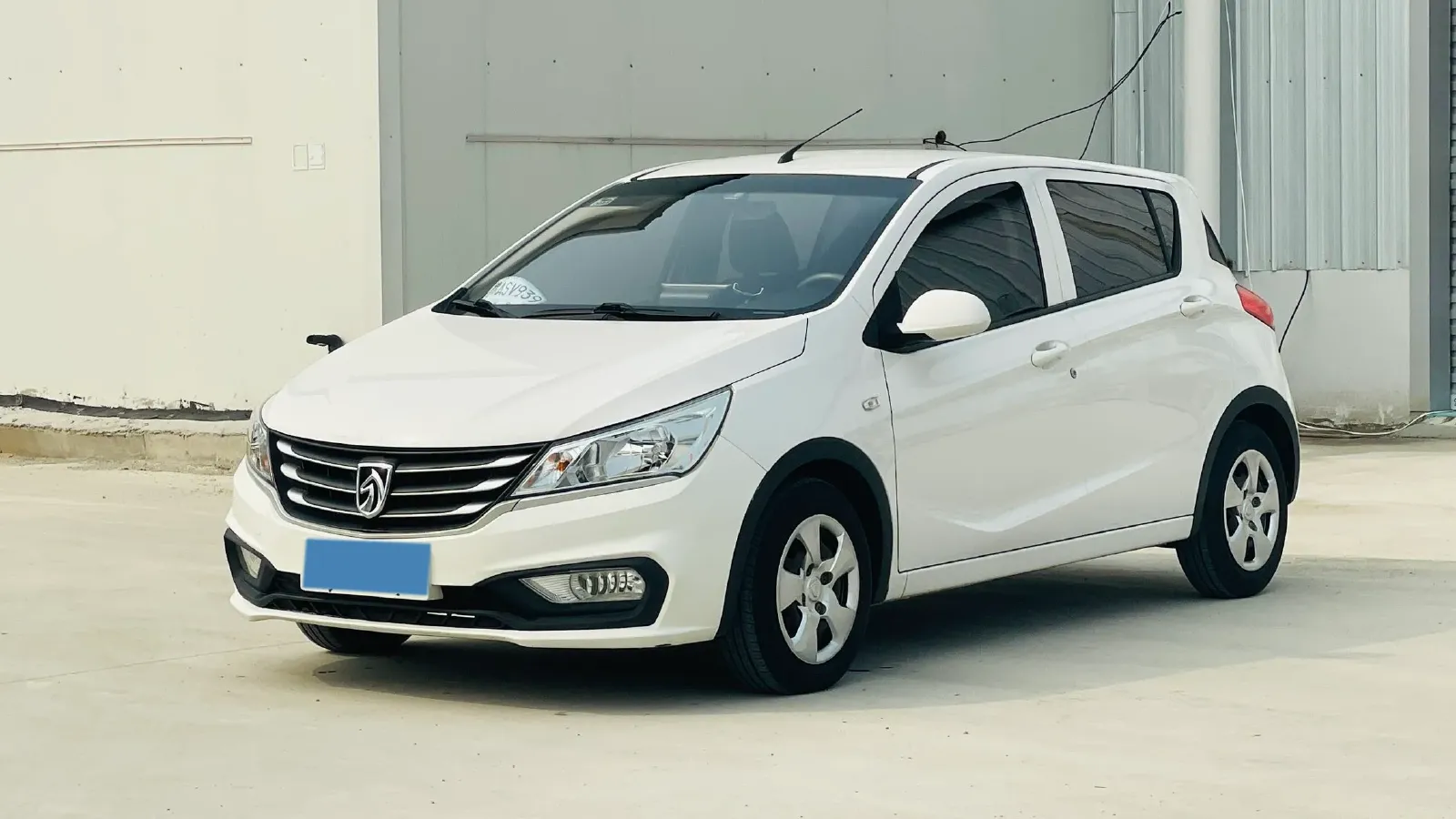 2016 BaoJun 310 1.2L 82HP L4 5MT,autocango,china used car exporter,china ev exporter,chinese used car exporter,chinese used ev exporter