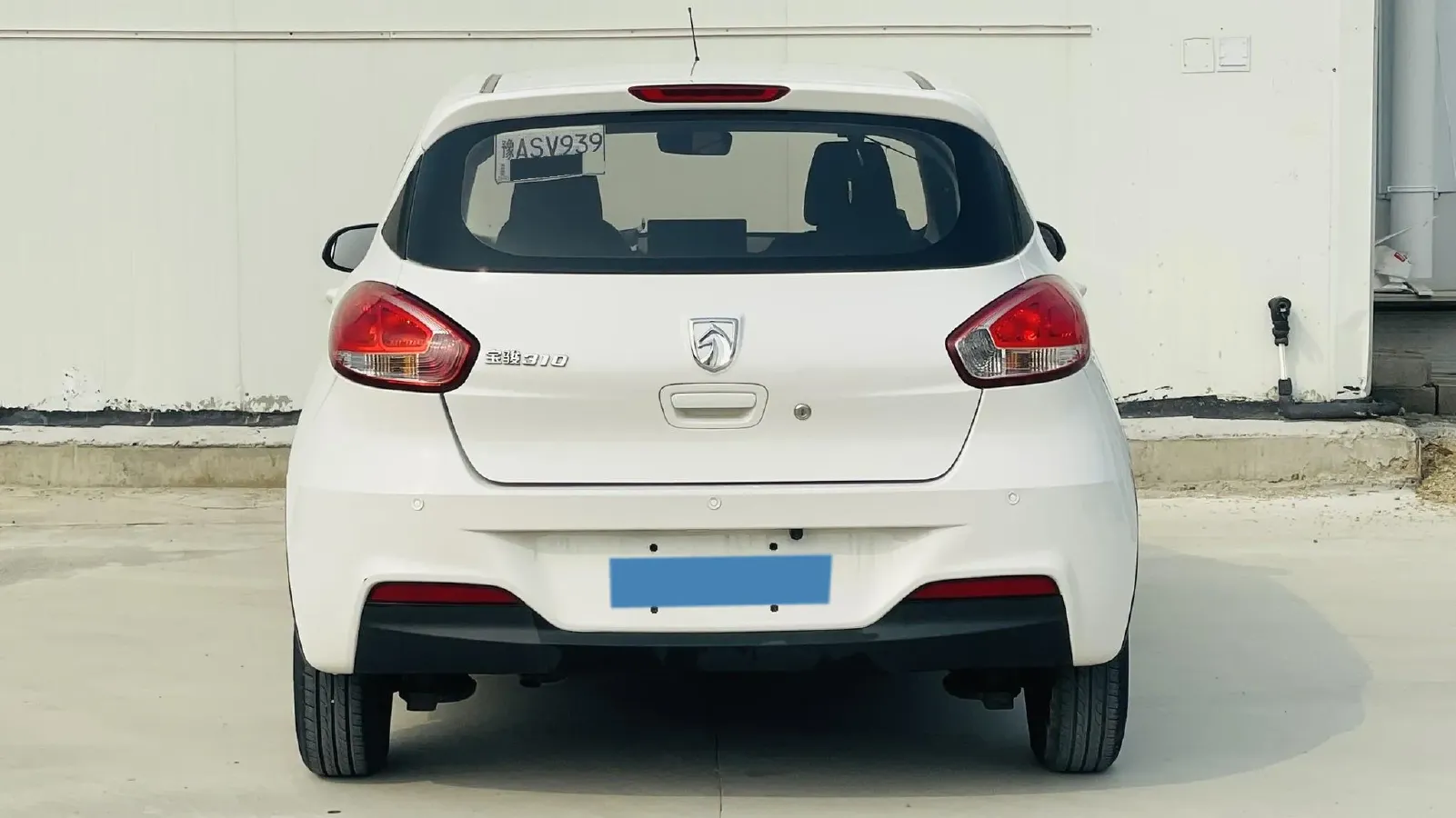 2016 BaoJun 310 1.2L 82HP L4 5MT,autocango,china used car exporter,china ev exporter,chinese used car exporter,chinese used ev exporter