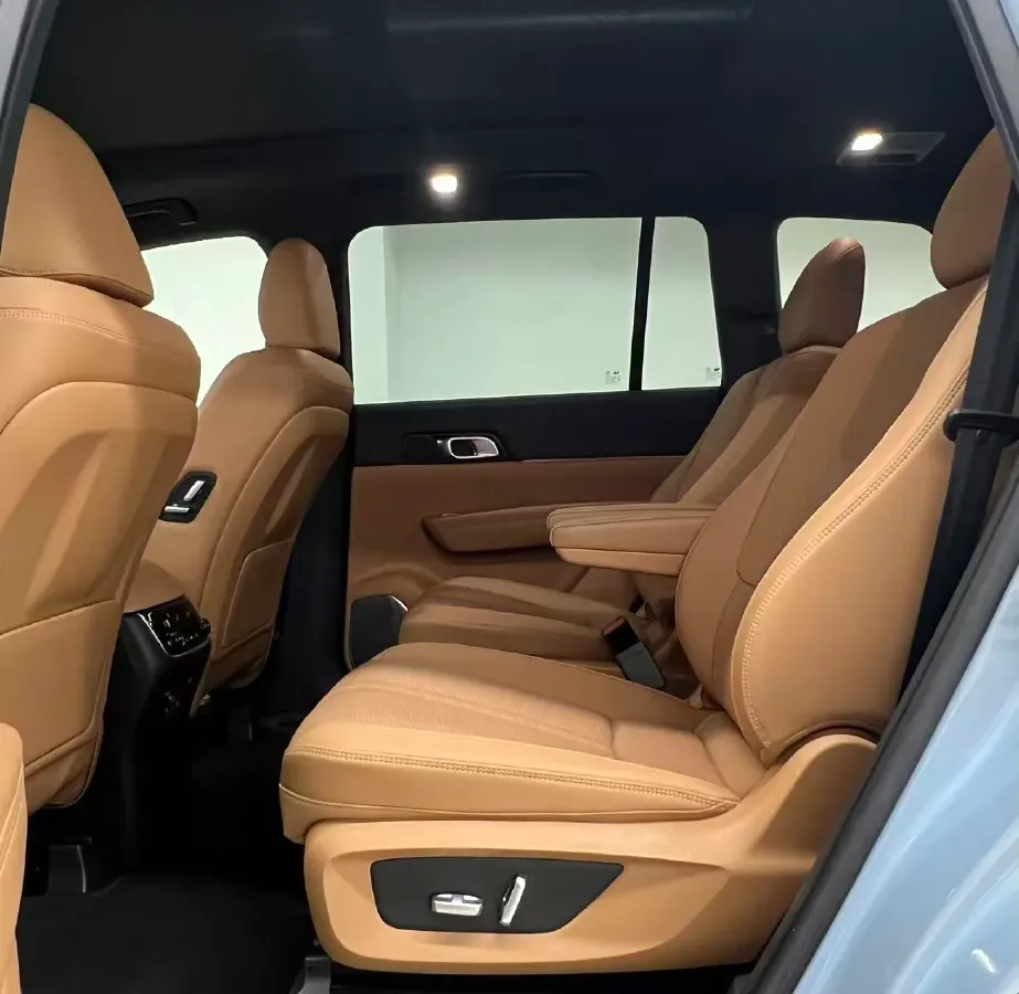 2020 Li ONE Range Extended 131HP REEV 40.5KWH,autocango,china used car exporter,china ev exporter,chinese used car exporter,chinese used ev exporter