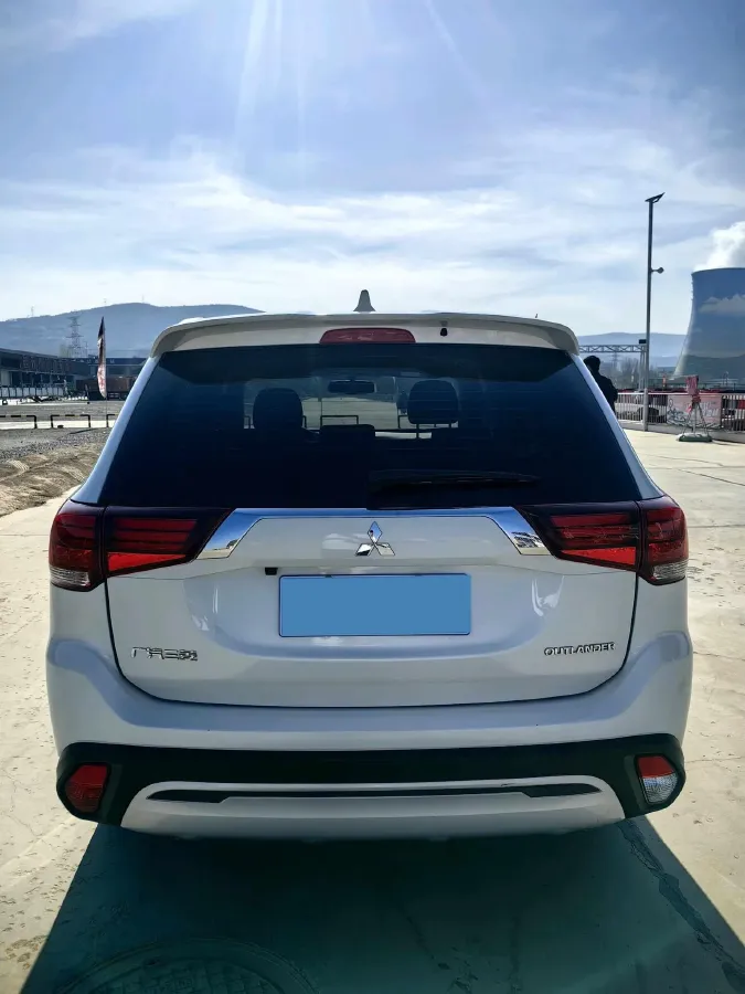 2020 Mitsubishi Outlander 2.0L 166HP L4 CVT,autocango,china used car exporter,china ev exporter,chinese used car exporter,chinese used ev exporter