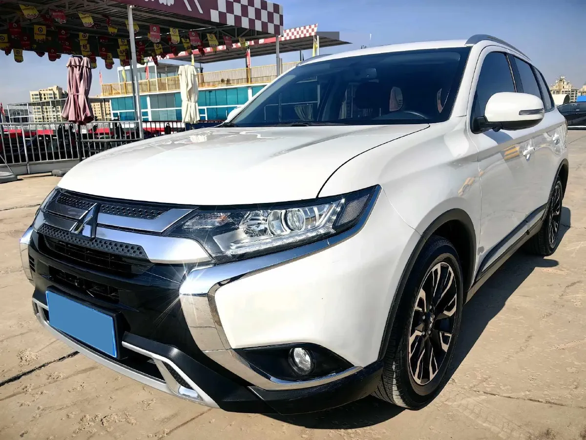 2020 Mitsubishi Outlander 2.0L 166HP L4 CVT,autocango,china used car exporter,china ev exporter,chinese used car exporter,chinese used ev exporter