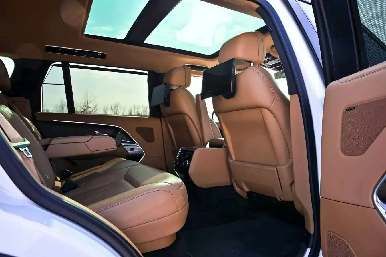 2024 Land Rover Range Rover 3.0T 400HP L6 8AT,autocango,china used car exporter,china ev exporter,chinese used car exporter,chinese used ev exporter