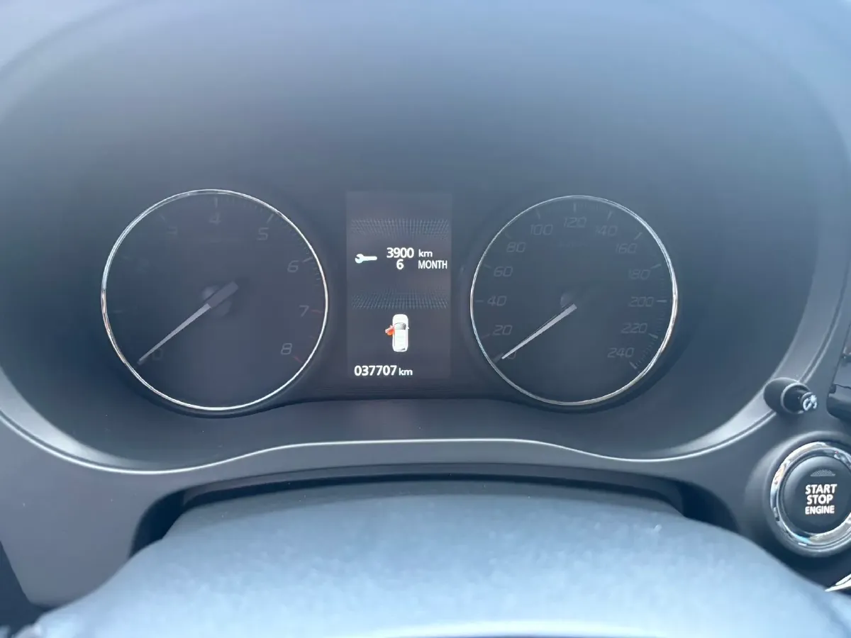 2021 Mitsubishi Outlander 2.0L 166HP L4 CVT,autocango,china used car exporter,china ev exporter,chinese used car exporter,chinese used ev exporter