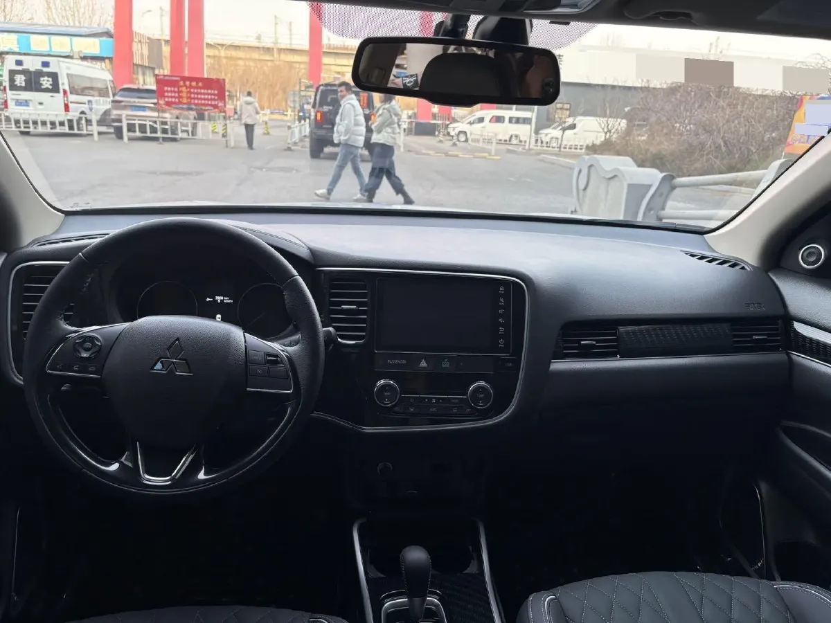 2021 Mitsubishi Outlander 2.0L 166HP L4 CVT,autocango,china used car exporter,china ev exporter,chinese used car exporter,chinese used ev exporter