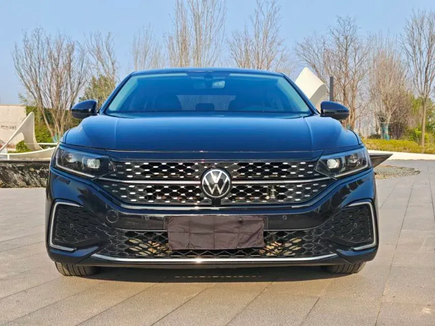2023 Volkswagen Passat 2.0T 186HP L4 7DCT,autocango,china used car exporter,china ev exporter,chinese used car exporter,chinese used ev exporter