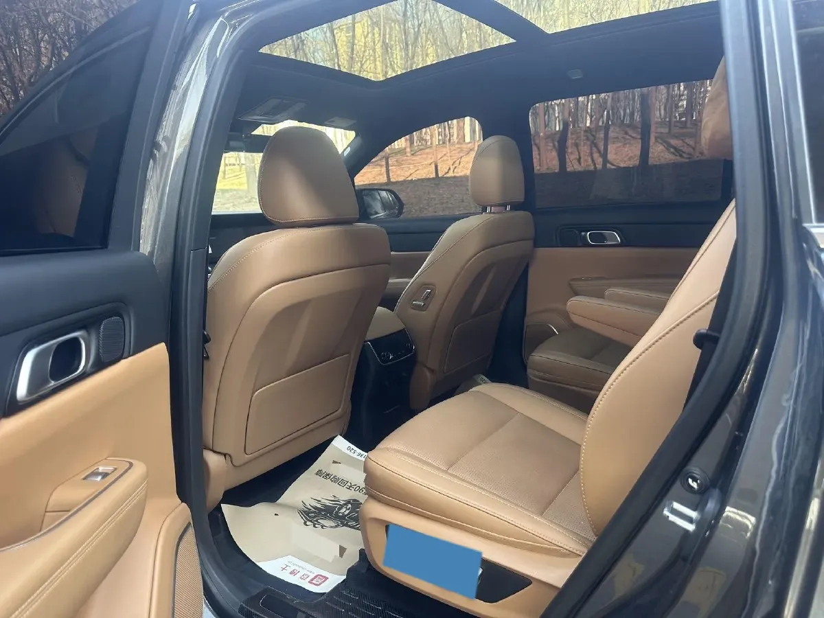 2021 Li ONE Range Extended 131HP REEV 40.5KWH,autocango,china used car exporter,china ev exporter,chinese used car exporter,chinese used ev exporter