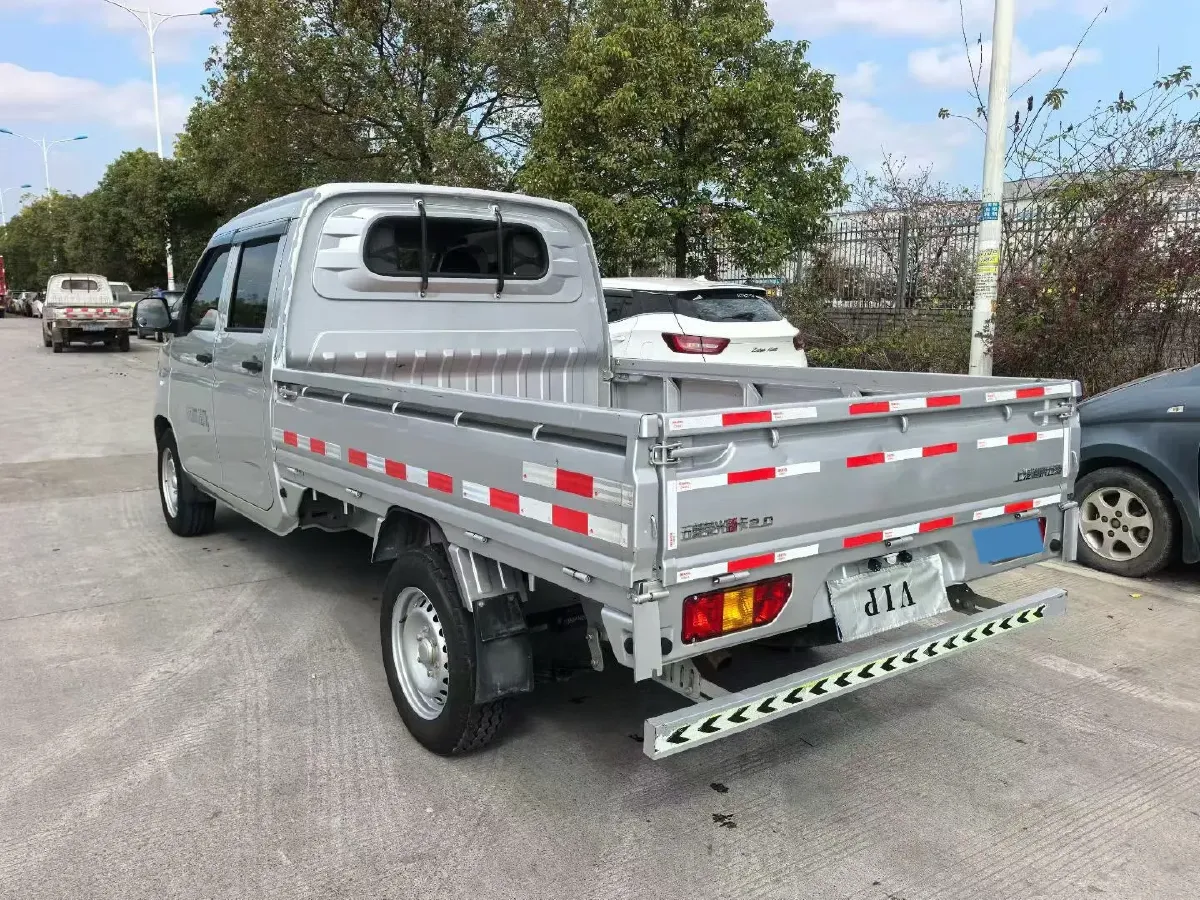 2023 WuLing RongGuang New Truck 2.0L 136HP L4 5MT,autocango,china used car exporter,china ev exporter,chinese used car exporter,chinese used ev exporter