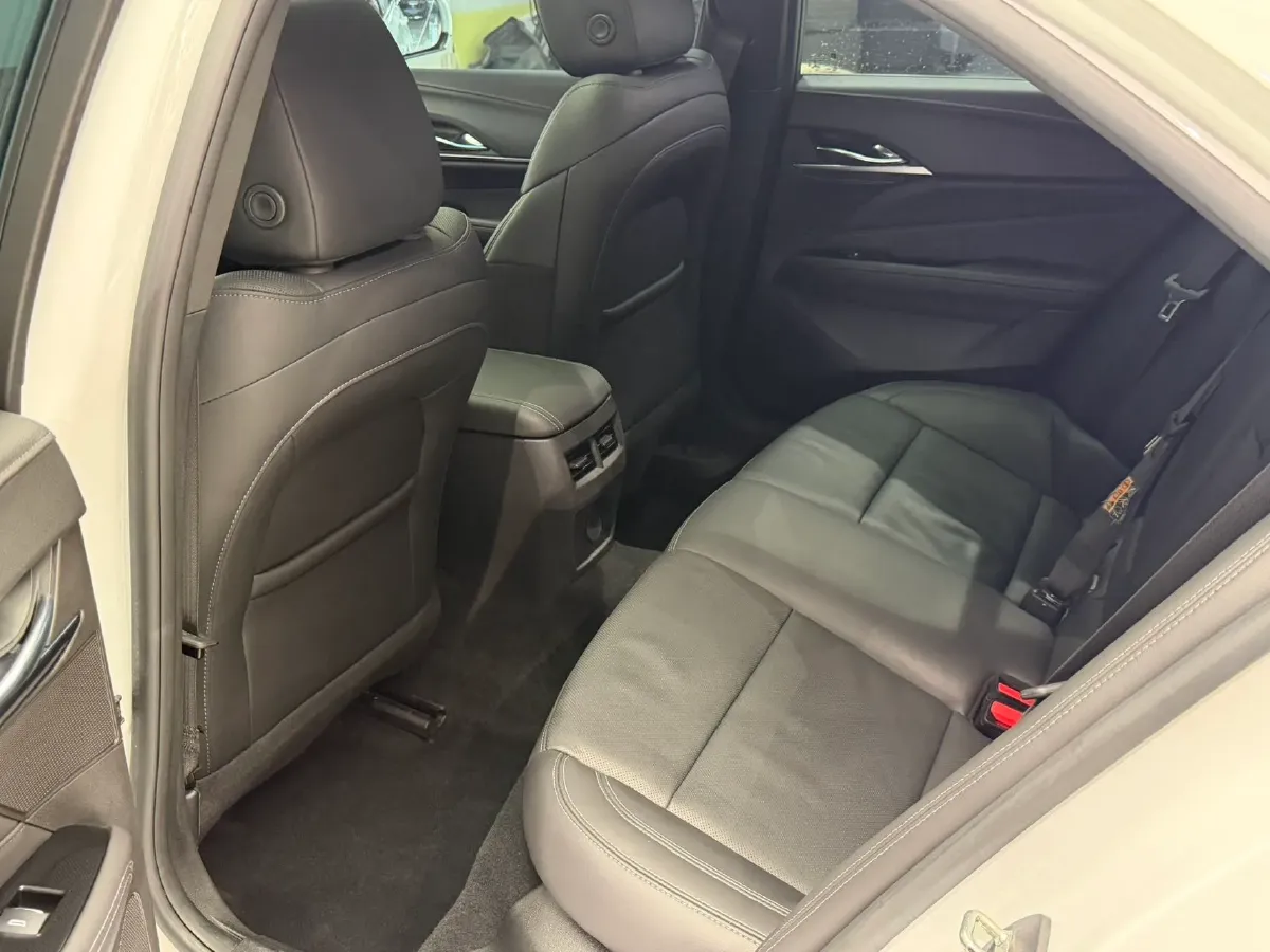 2021 Cadillac CT4 2.0T 237HP L4 8AT,autocango,china used car exporter,china ev exporter,chinese used car exporter,chinese used ev exporter