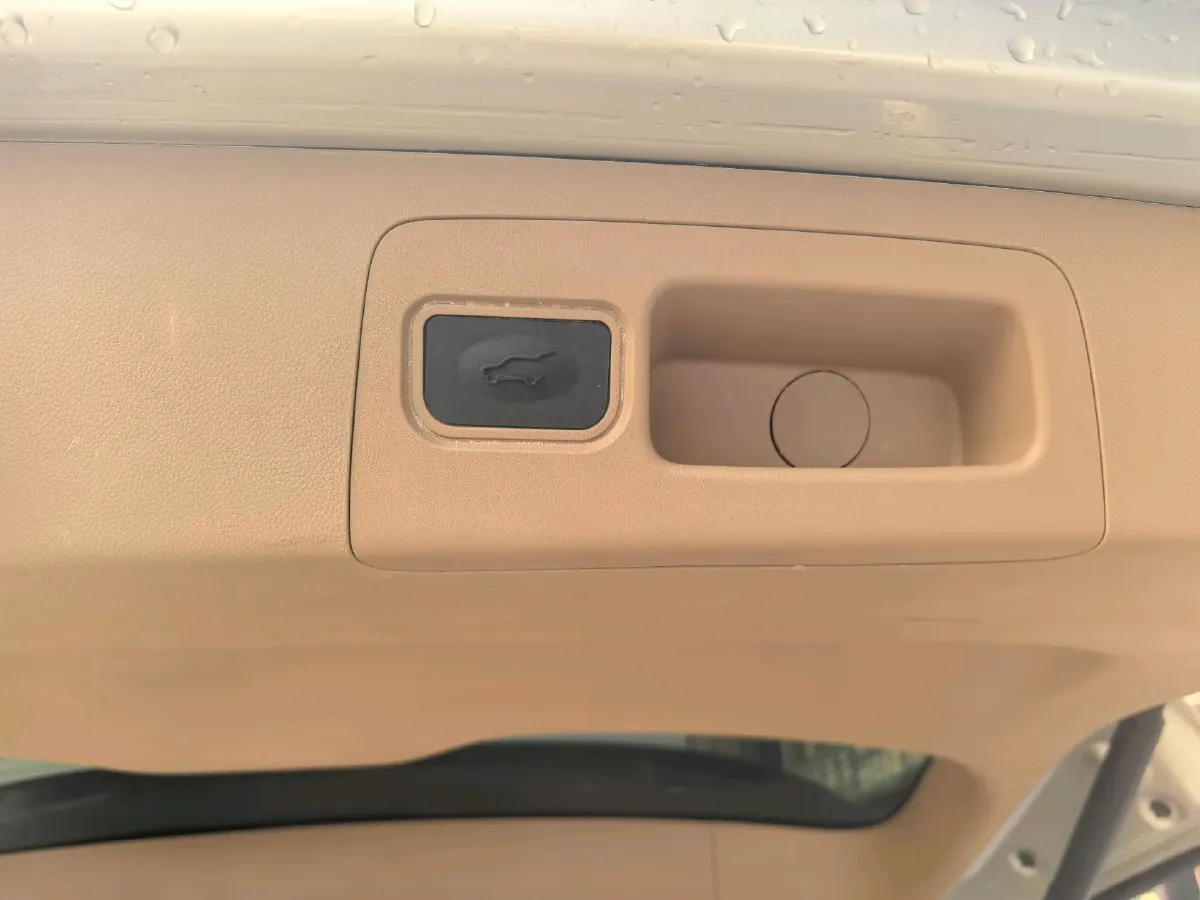 2021 Buick GL8 2.0T 237HP L4 9AT,autocango,china used car exporter,china ev exporter,chinese used car exporter,chinese used ev exporter