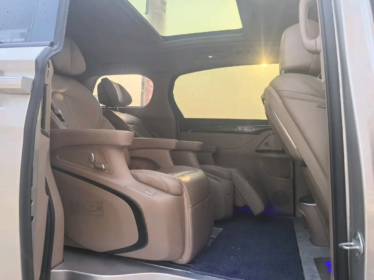 2021 Buick GL8 2.0T 237HP L4 9AT,autocango,china used car exporter,china ev exporter,chinese used car exporter,chinese used ev exporter