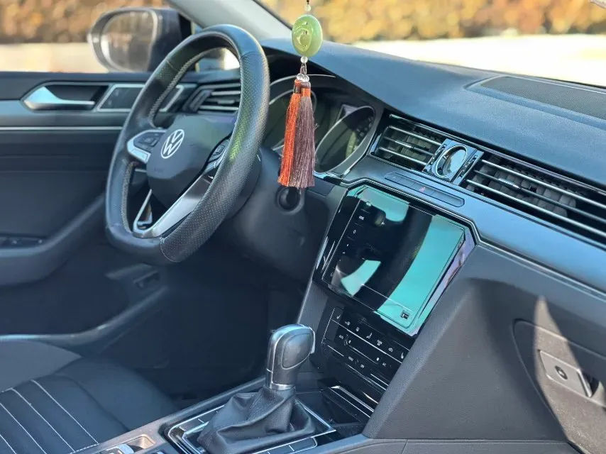 2020 Volkswagen Magotan 2.0T 186HP L4 7DCT,autocango,china used car exporter,china ev exporter,chinese used car exporter,chinese used ev exporter