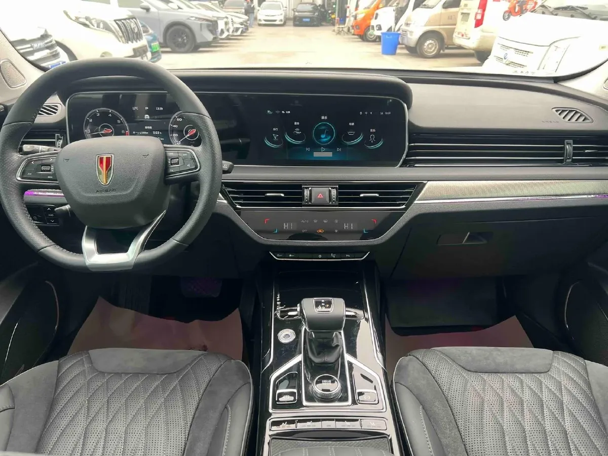 2022 HongQi HS5 2.0T 224HP L4 6AT,autocango,china used car exporter,china ev exporter,chinese used car exporter,chinese used ev exporter