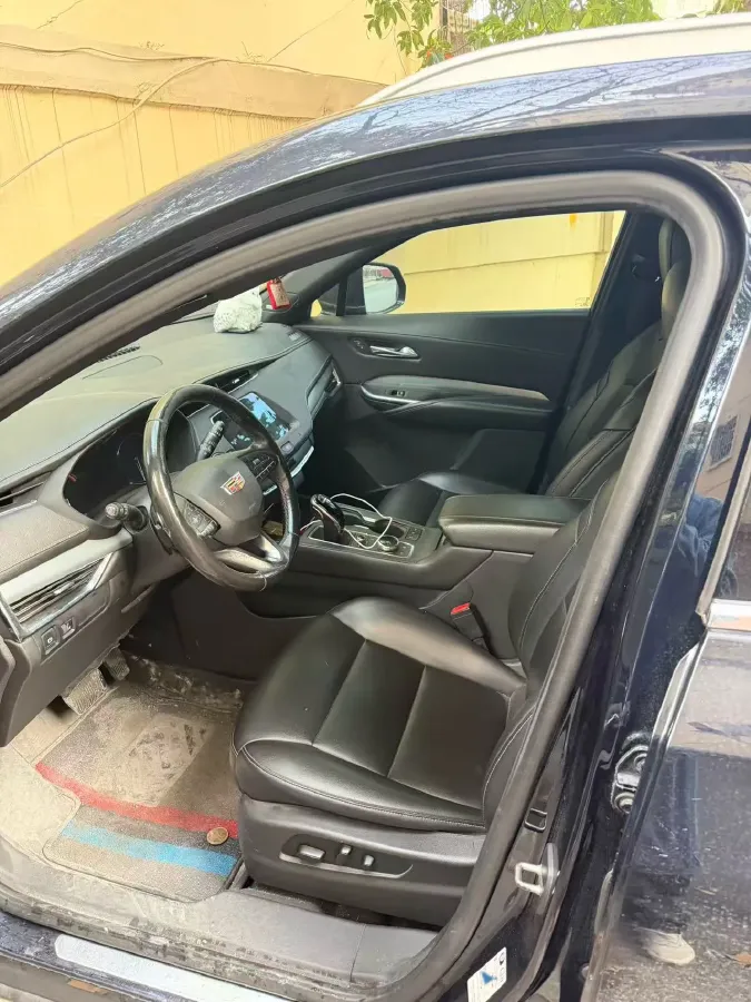 2021 Cadillac XT4 2.0T 237HP L4 9AT,autocango,china used car exporter,china ev exporter,chinese used car exporter,chinese used ev exporter