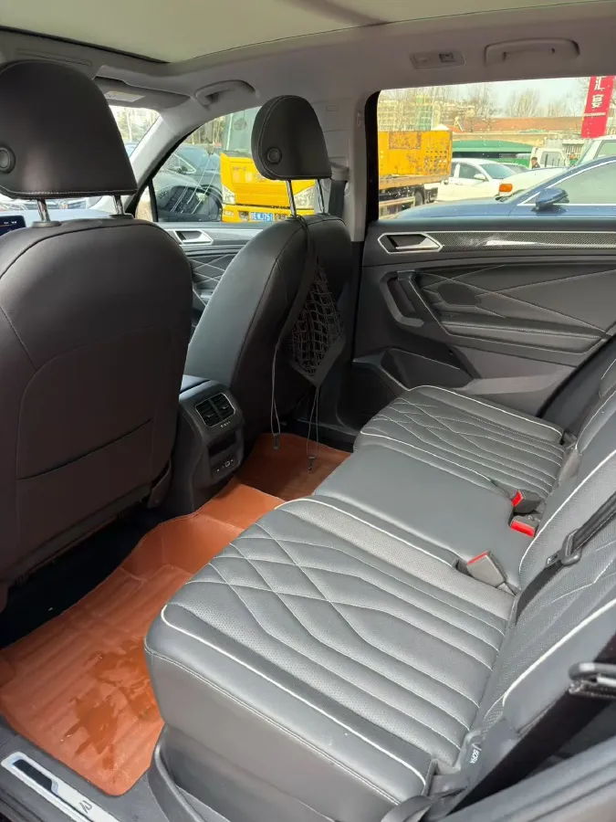 2024 Volkswagen Tiguan L 2.0T 186HP L4 7DCT,autocango,china used car exporter,china ev exporter,chinese used car exporter,chinese used ev exporter