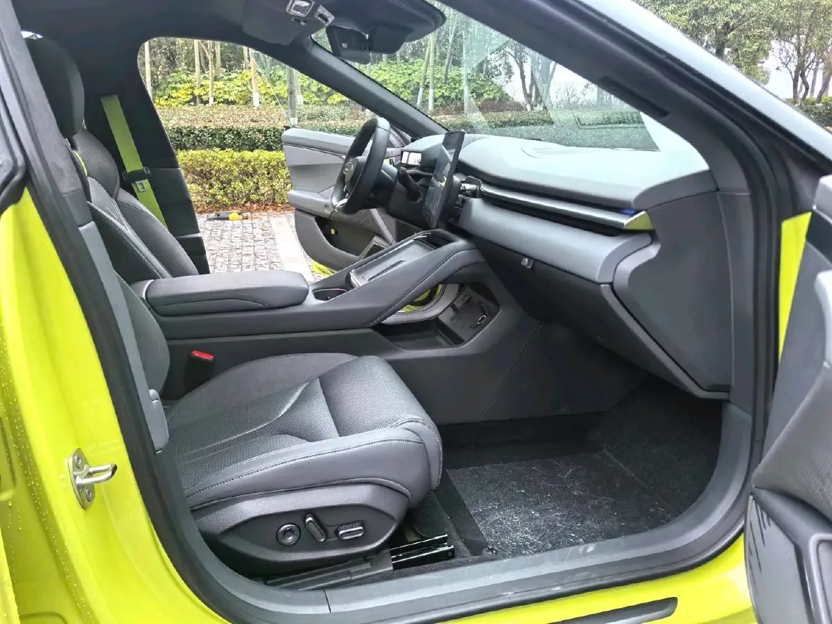 2025 Xpeng P7 BEV,autocango,china used car exporter,china ev exporter,chinese used car exporter,chinese used ev exporter