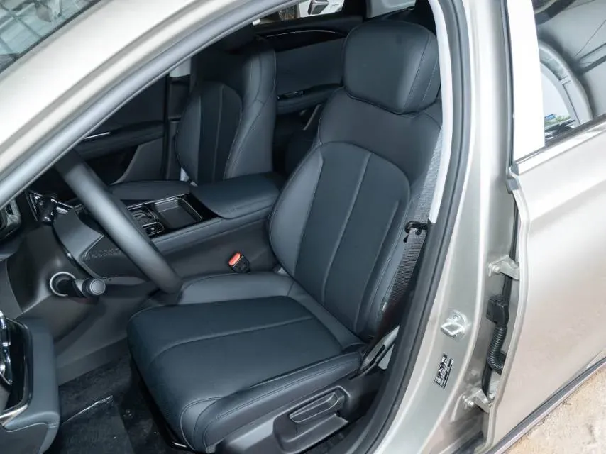 2026 Geely Emgrand 1.5T 181HP L4 7DCT,autocango,china used car exporter,china ev exporter,chinese used car exporter,chinese used ev exporter