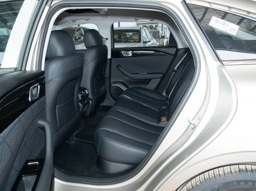 2026 Geely Emgrand 1.5T 181HP L4 7DCT,autocango,china used car exporter,china ev exporter,chinese used car exporter,chinese used ev exporter