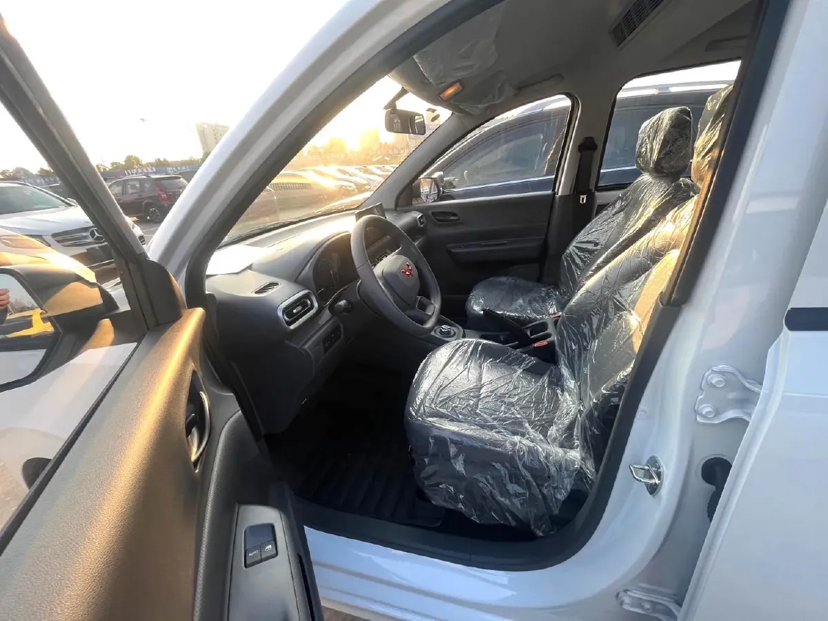 2025 WuLing HongGuang New Energy REEV 99HP REEV,autocango,china used car exporter,china ev exporter,chinese used car exporter,chinese used ev exporter