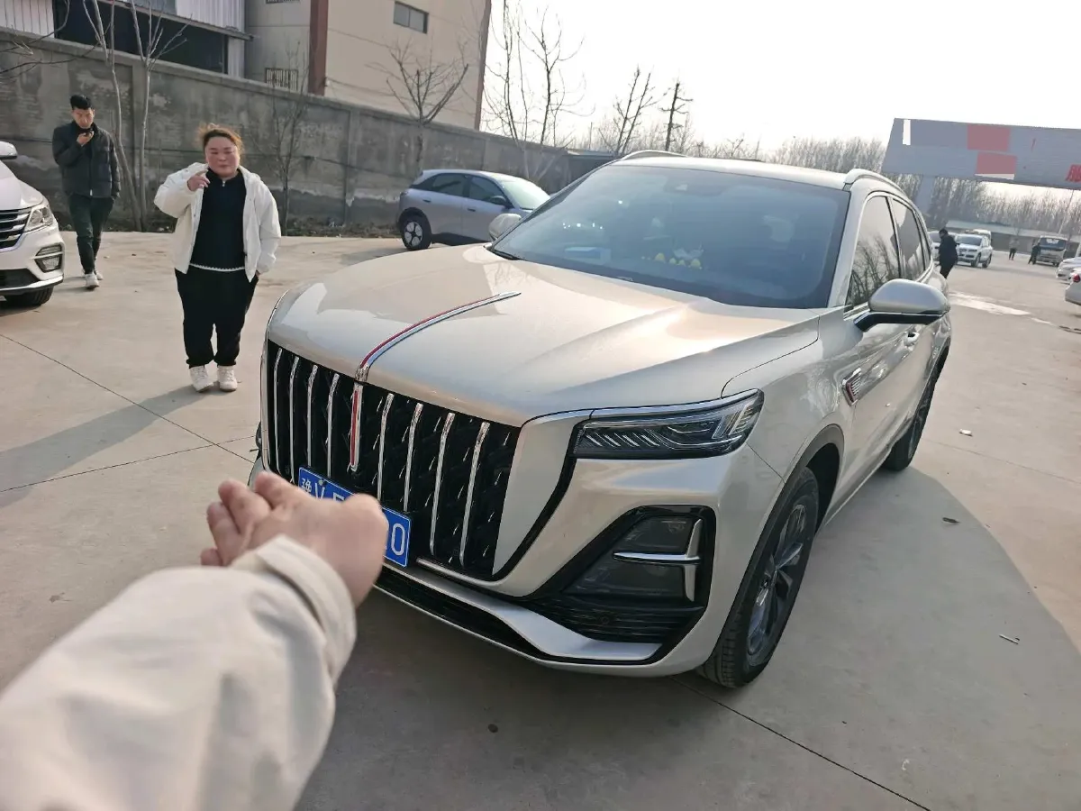 2025 HongQi HS5 2.0T 252HP L4 8AT,autocango,china used car exporter,china ev exporter,chinese used car exporter,chinese used ev exporter
