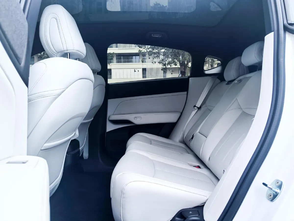 2023 Xpeng G6 BEV 66KWH,autocango,china used car exporter,china ev exporter,chinese used car exporter,chinese used ev exporter