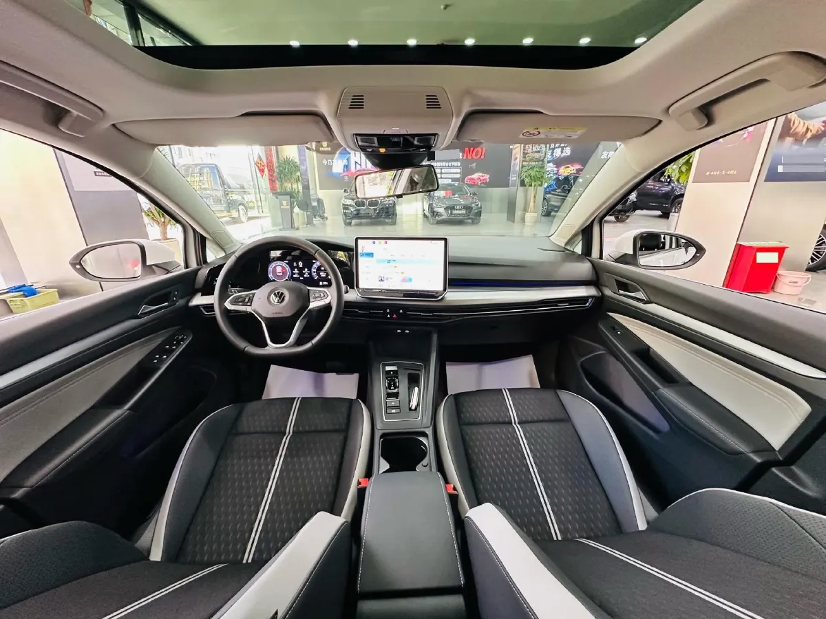 2025 Volkswagen Golf 1.5T 160HP L4 7DCT,autocango,china used car exporter,china ev exporter,chinese used car exporter,chinese used ev exporter