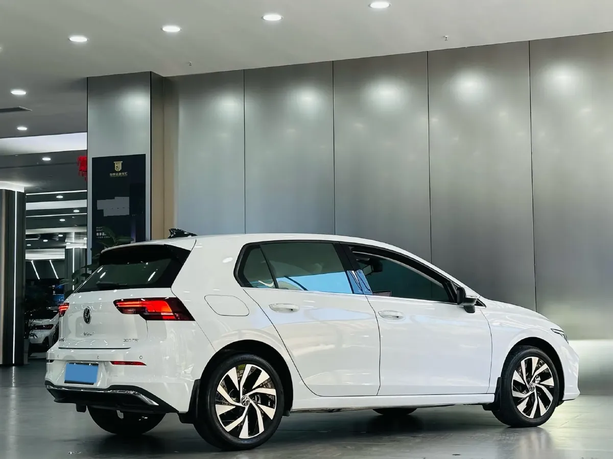 2025 Volkswagen Golf 1.5T 160HP L4 7DCT,autocango,china used car exporter,china ev exporter,chinese used car exporter,chinese used ev exporter