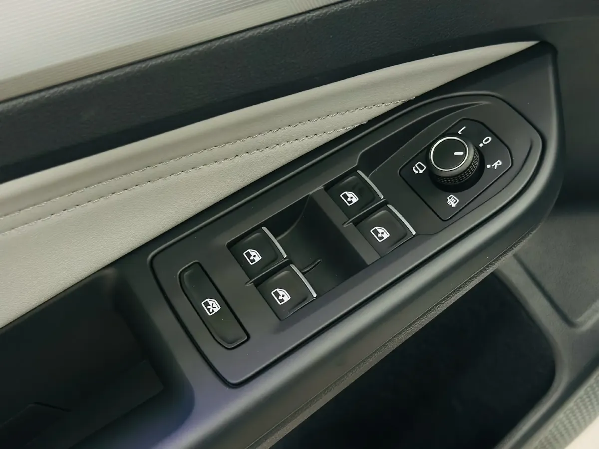 2025 Volkswagen Golf 1.5T 160HP L4 7DCT,autocango,china used car exporter,china ev exporter,chinese used car exporter,chinese used ev exporter