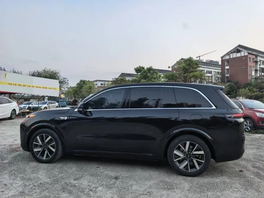 2023 Li L8 Range Extended 154HP REEV 40.9KWH,autocango,china used car exporter,china ev exporter,chinese used car exporter,chinese used ev exporter